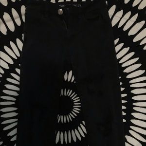 Black American Eagle ripped jeans